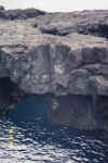 sea_grotto_galapagos.JPG (46839 bytes)